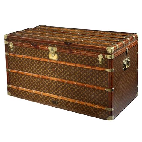 lv trunk price